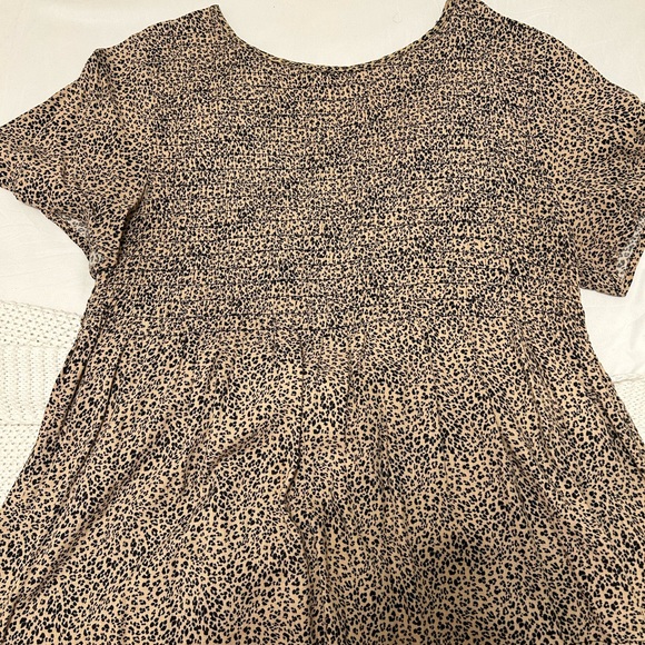 Tops - Cheetah print shirt